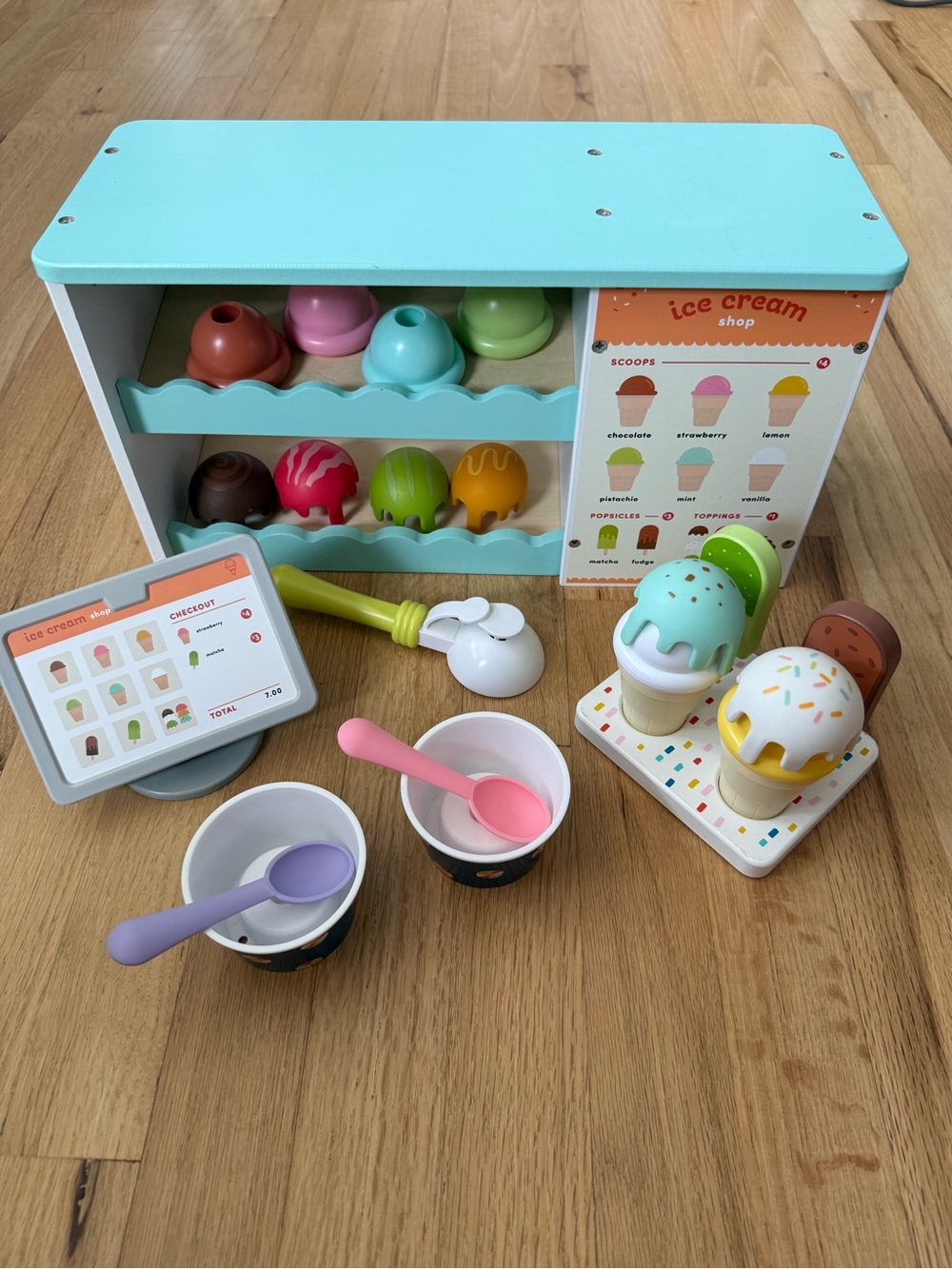 Gigglescape Ice Cream Shop Playset